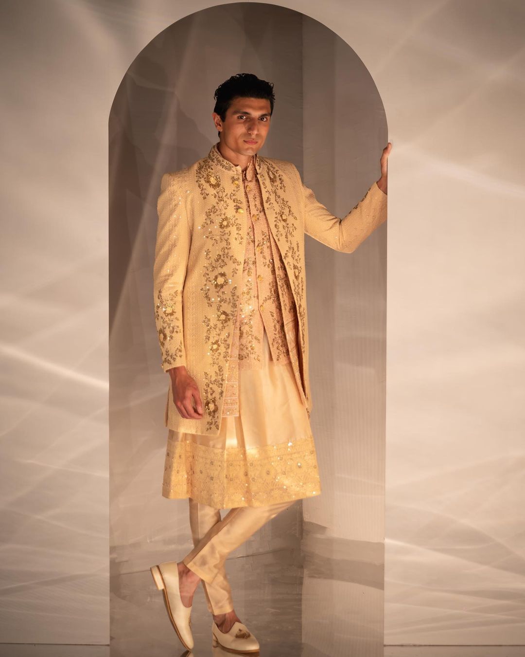 Floral Fantasy: Gold & Pitch Indo-Western