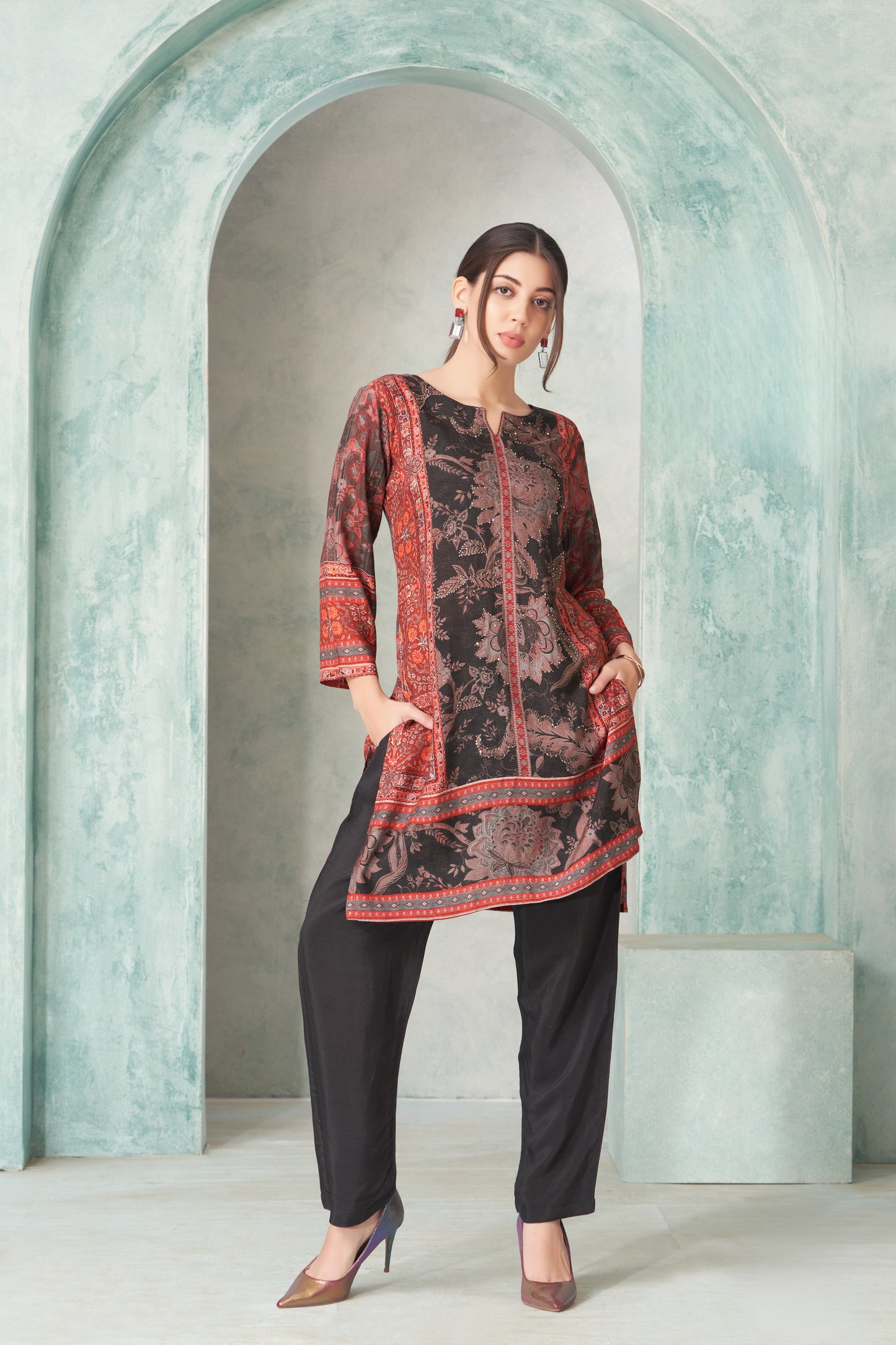 Black & Maroon Printed Kurta Set with Trousers – Contemporary Fit