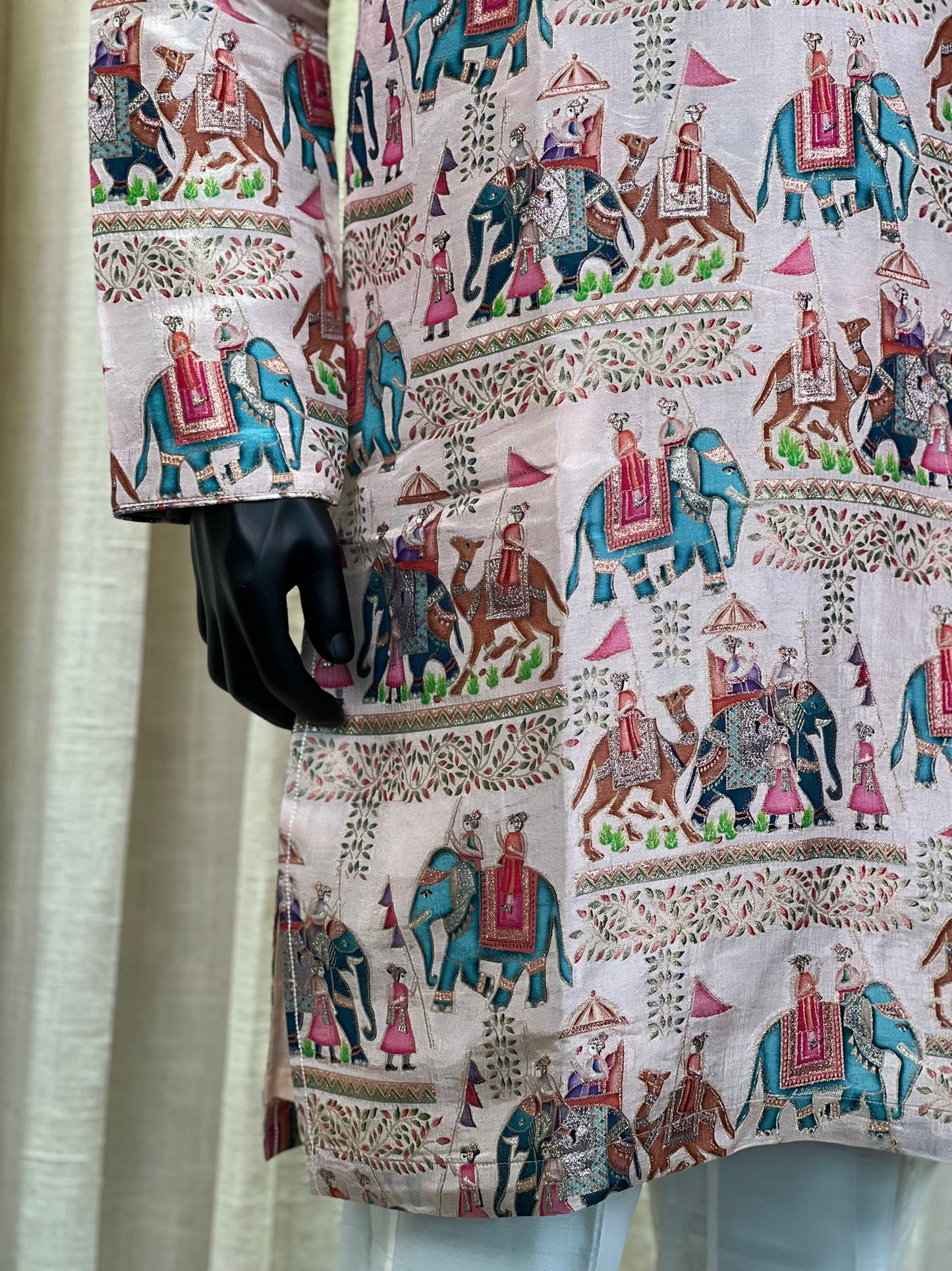 Elegant Printed Pink Kurta with Mughal-Inspired Motifs