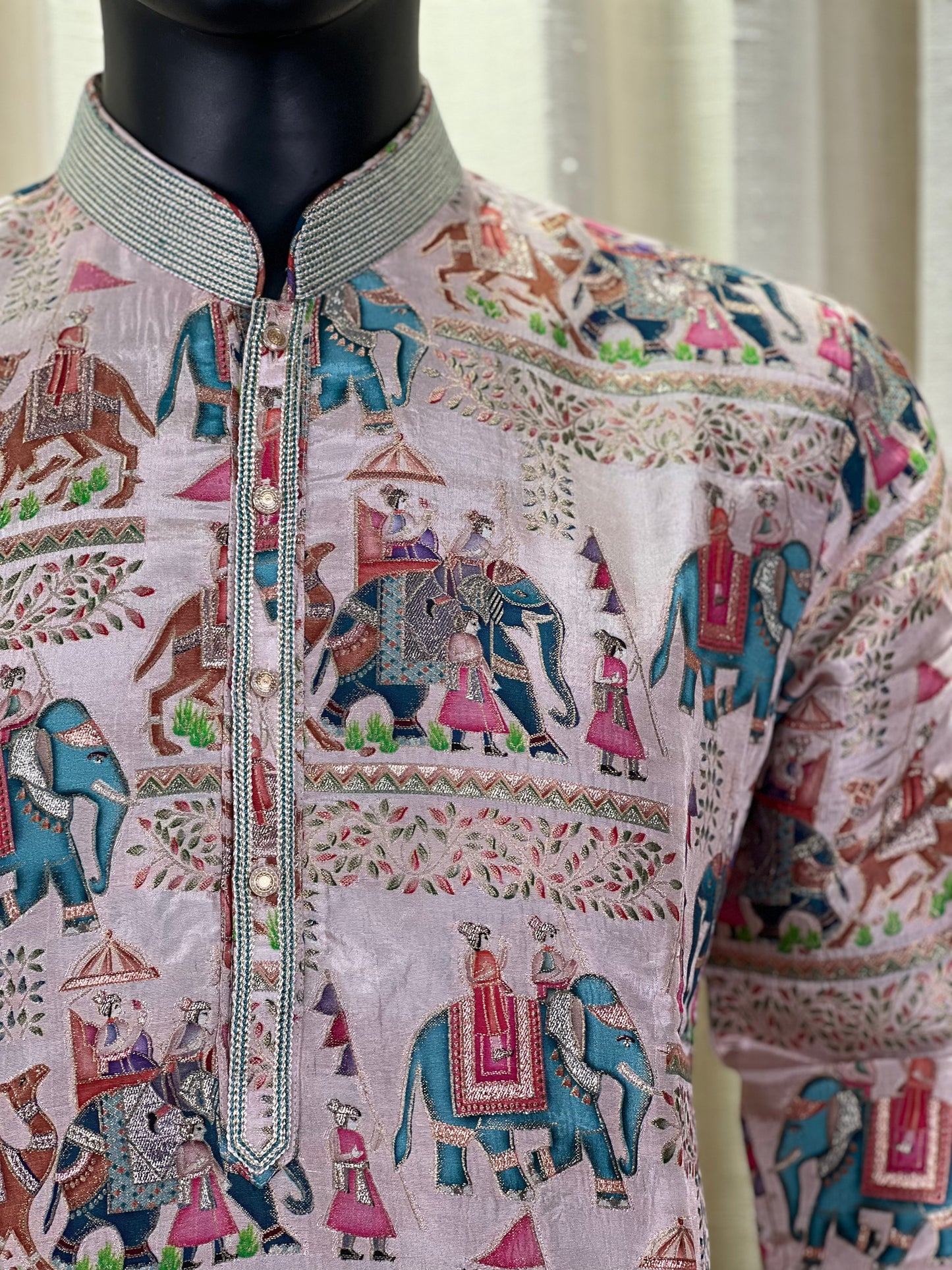 Elegant Printed Pink Kurta with Mughal-Inspired Motifs