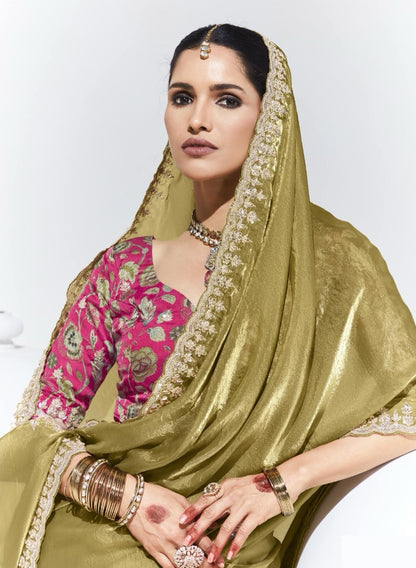 Tantalizing Border Gold Trendy Saree