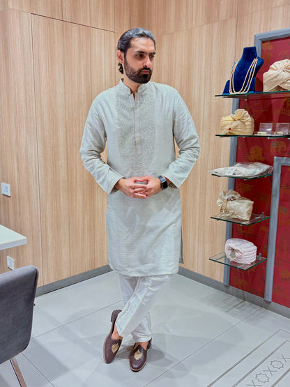 Classic Off-White Kurta with Elegant Embroidery