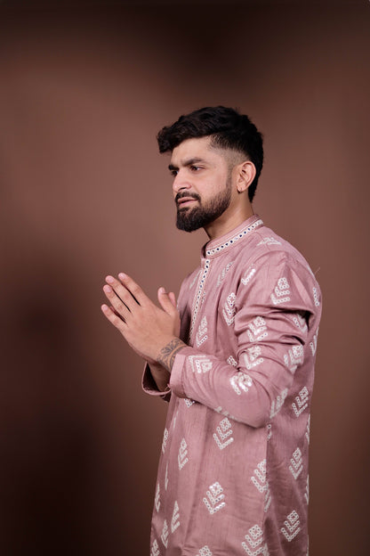Peach Kurta With Intricate Mirror Work