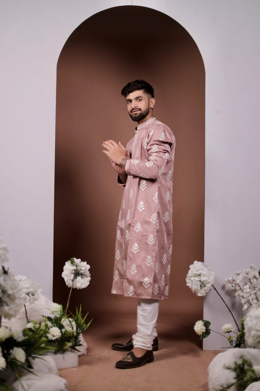 Peach Kurta With Intricate Mirror Work