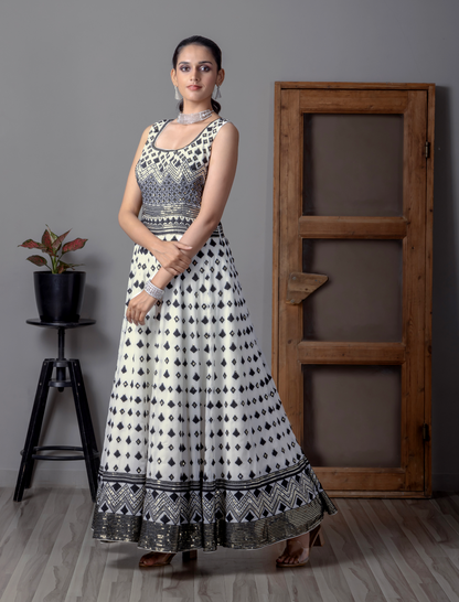 Off white kurti Wit Black thread & embroider work
